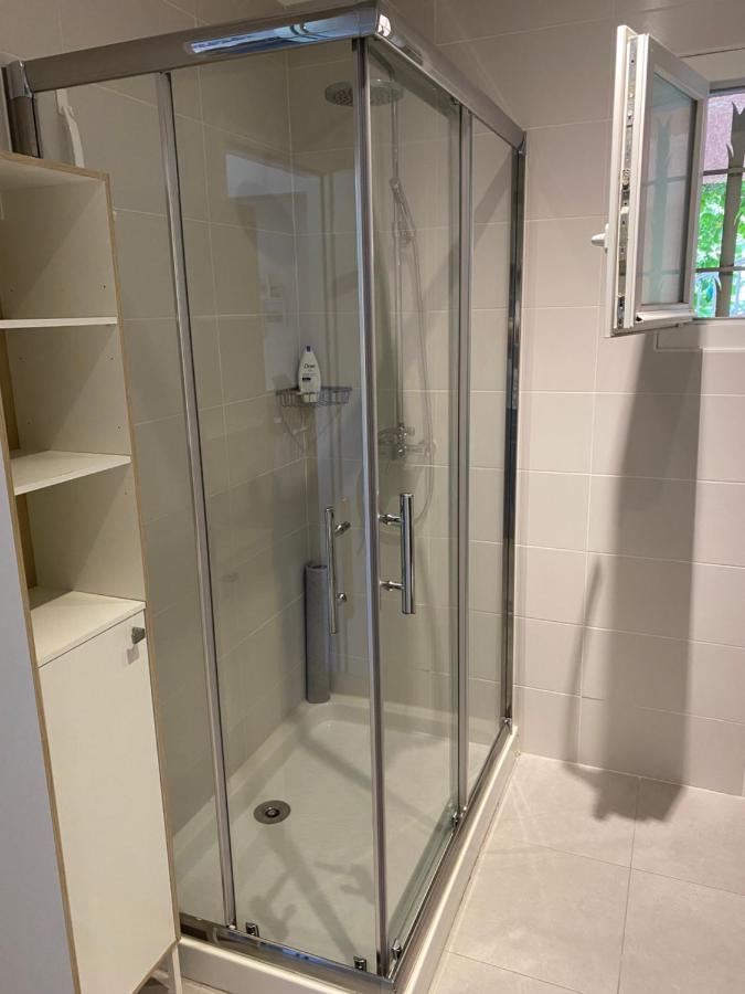Appartement Et Studio Les Glycines Clara Екстериор снимка