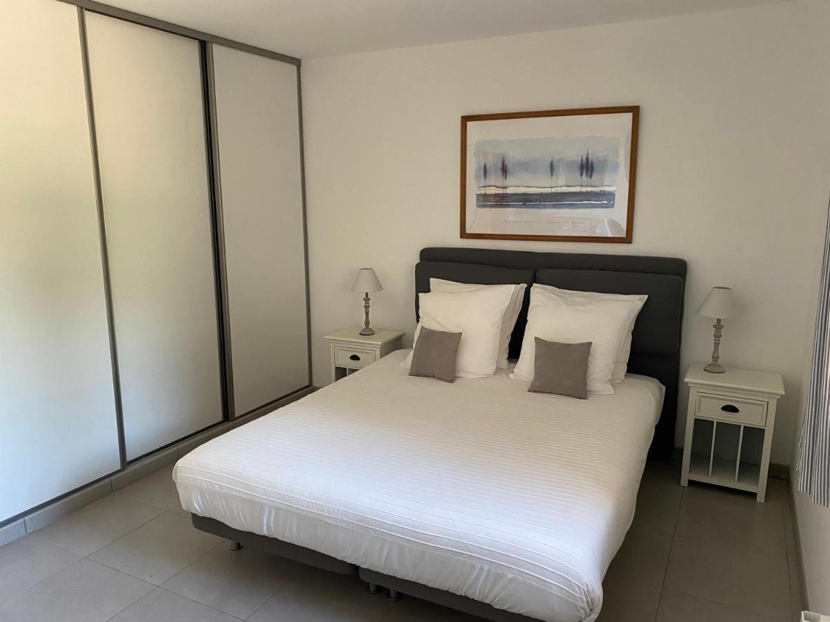Appartement Et Studio Les Glycines Clara Екстериор снимка